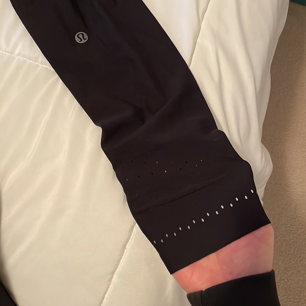 Lululemon black athletic leggings - Picture 7 of 7